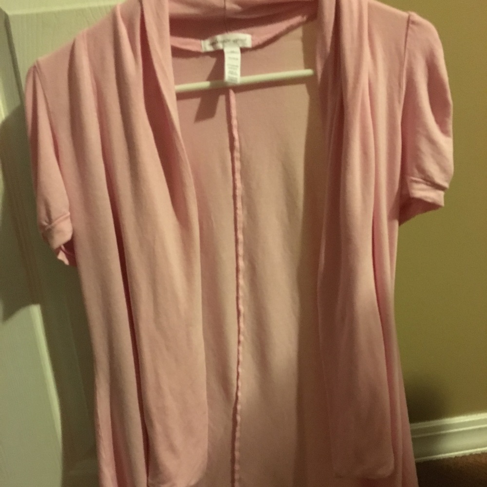 Drapy cardigan 3/4 sleeves.